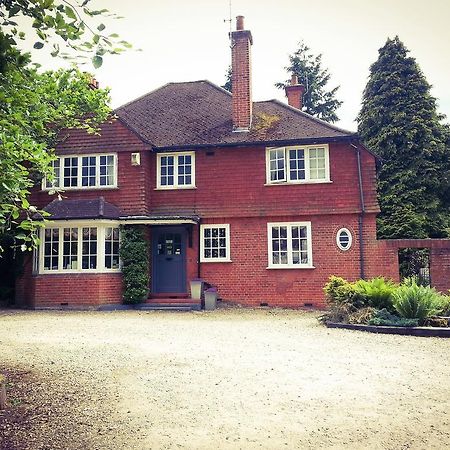 Rosemead Guest House Claygate Exterior foto