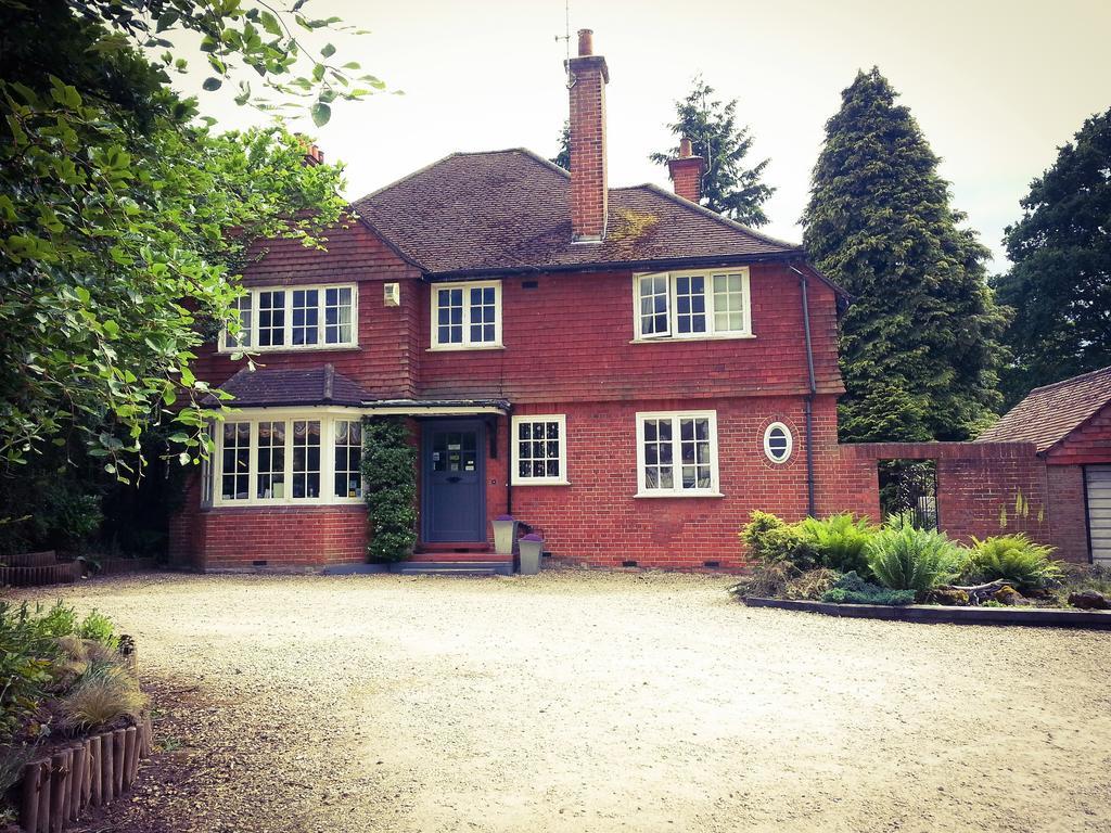 Rosemead Guest House Claygate Exterior foto